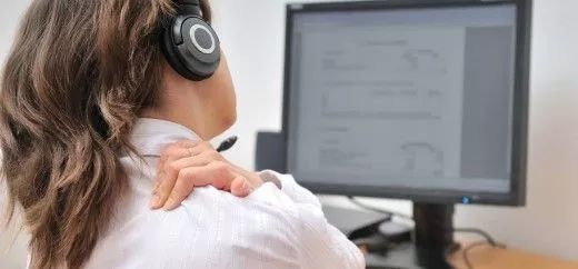 电吹风吹后背治发烧,吹风机吹身体舒服