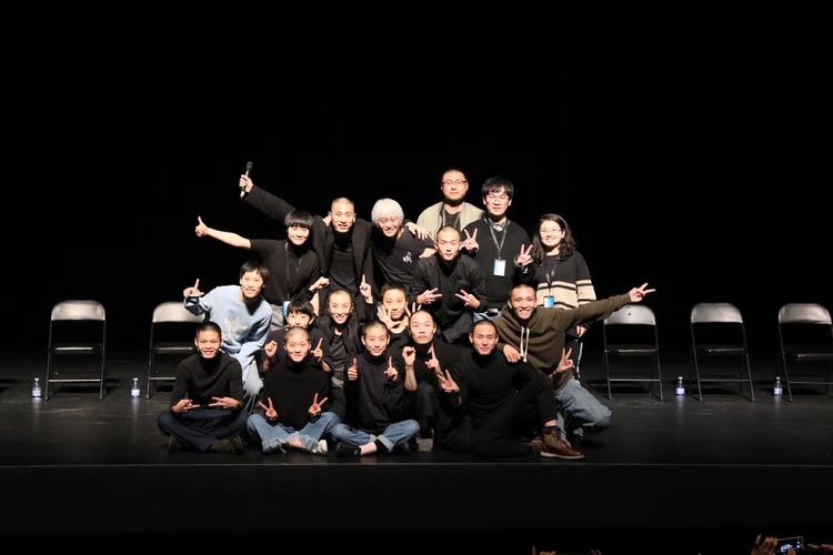 用舞蹈探索肉体自由的现代舞团“陶身体”，10年里经历了什么？｜100个有想法的人