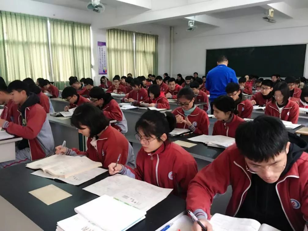 立足教研打造高效课堂,创新教研方式打造高效课堂