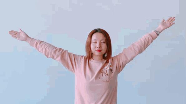 低头看手机颈托,低头看手机脖子相当于承受多少斤