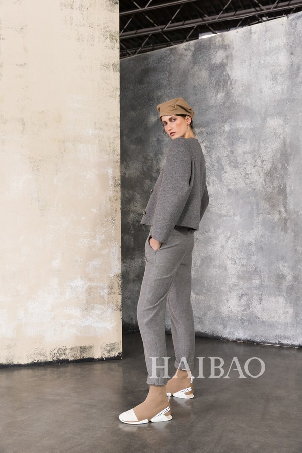 乔治阿玛尼2022秋冬高定,乔治阿玛尼2019秋冬时装秀女装