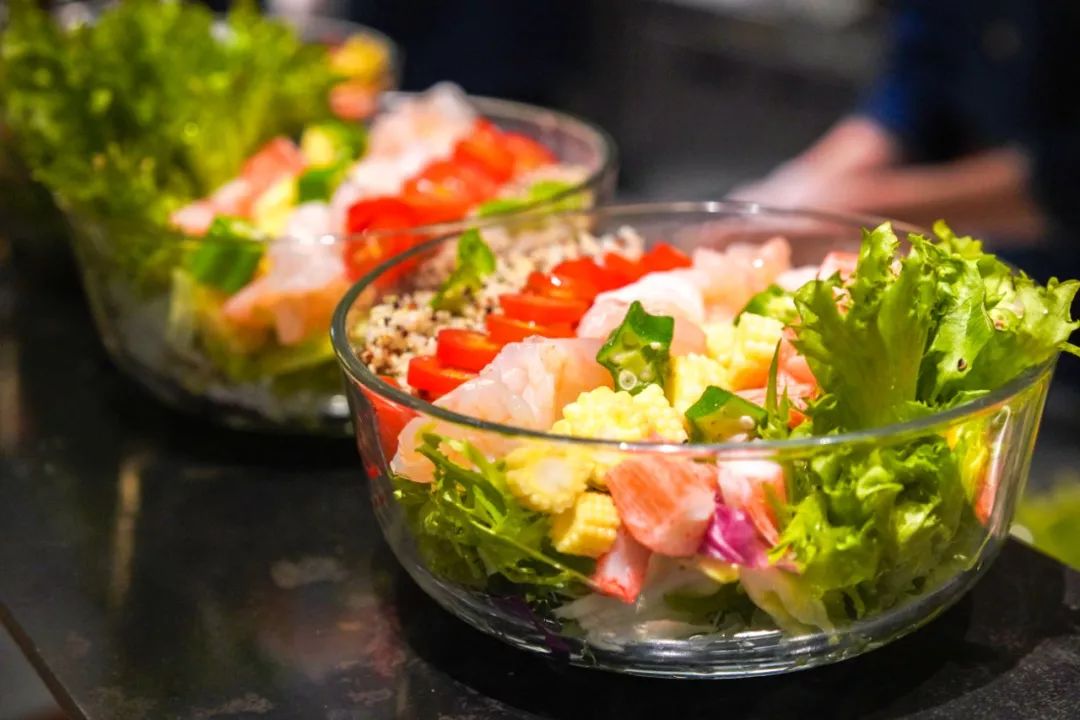 开一家餐厅月入13万,这家自助餐厅靠一招月入十几万