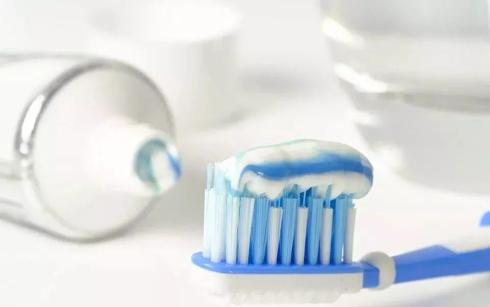 牙膏贵的跟便宜的有什么差别,牙膏是贵的好还是便宜的好