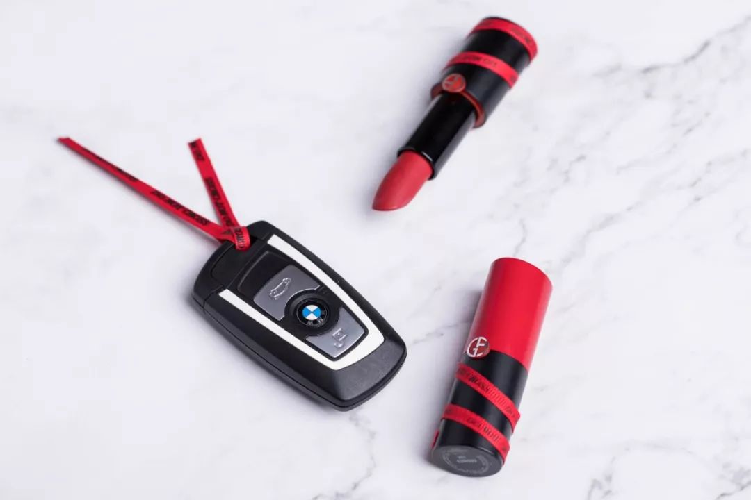 新品全试色I这支最美唇膏美到犯“罪”，红一整年全靠她！