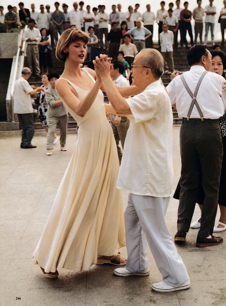 dg广告,dg设计师致歉事件