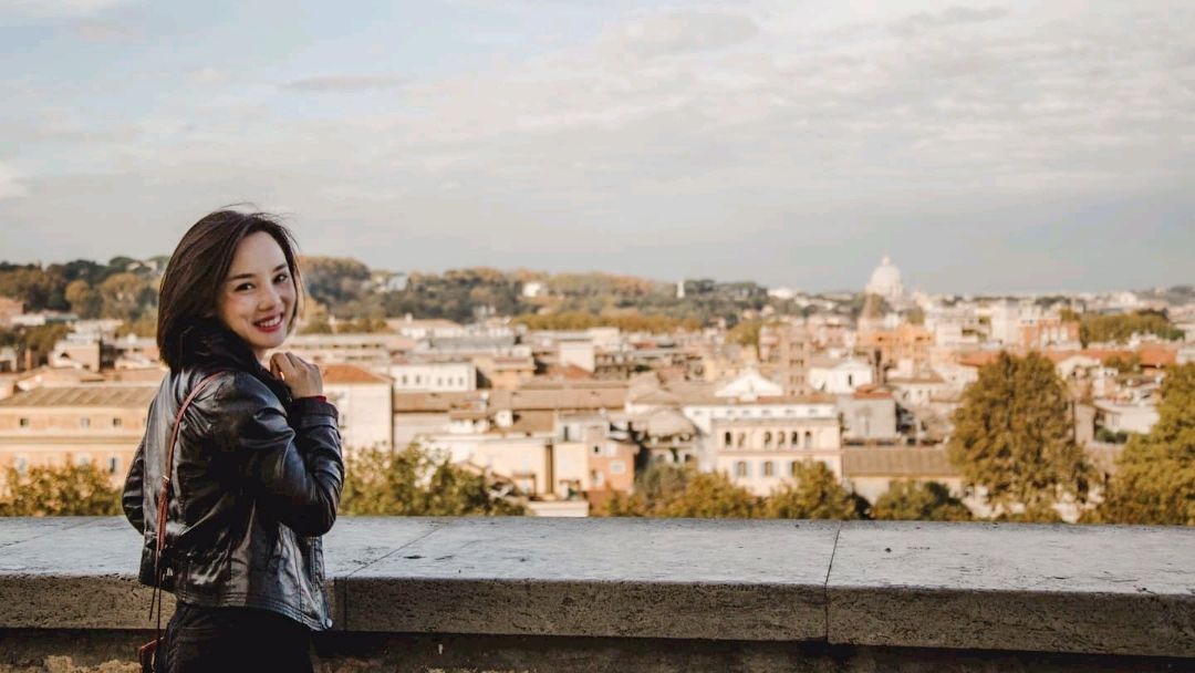 最强反催婚35岁姑娘在淘宝出售“全球旅行记忆”成网红