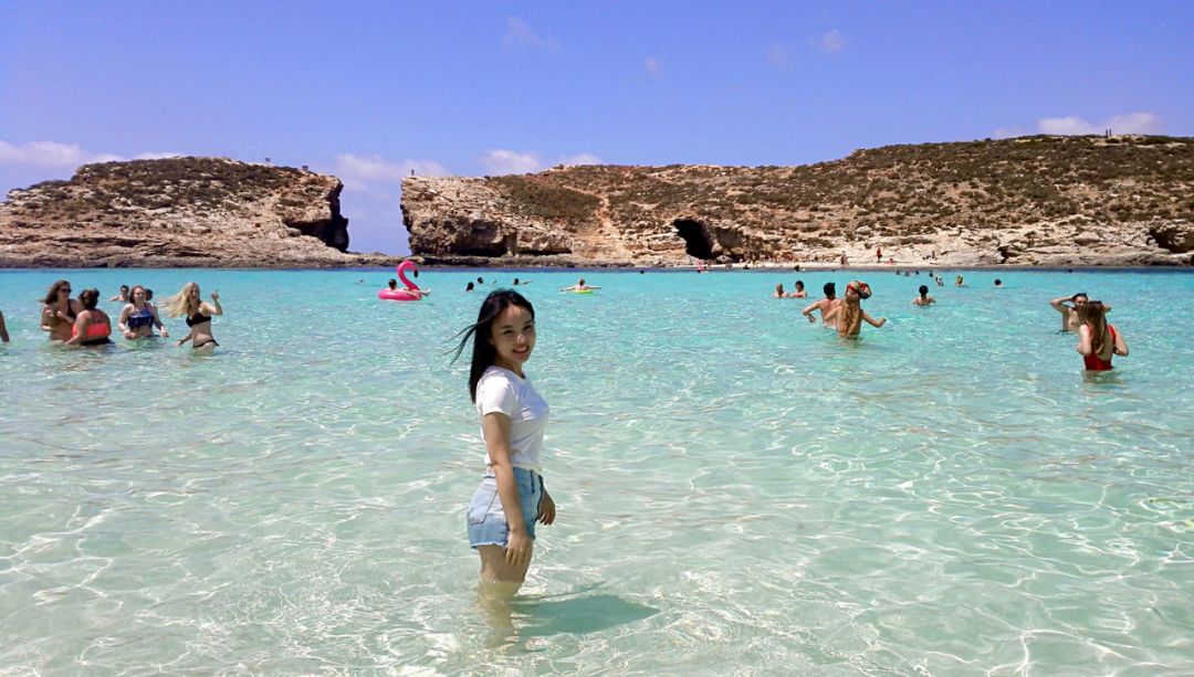 最强反催婚35岁姑娘在淘宝出售“全球旅行记忆”成网红