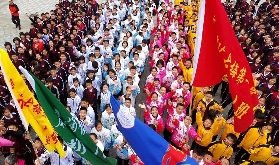 全城沸腾用最高礼遇迎接英雄,全城沸腾迎英雄