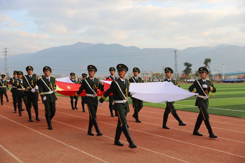 蒙自这里汇聚上千人，放飞上百只鸽子，是发生了什么大事……