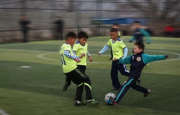 泰山足球摄影,泰山区拍照摄影