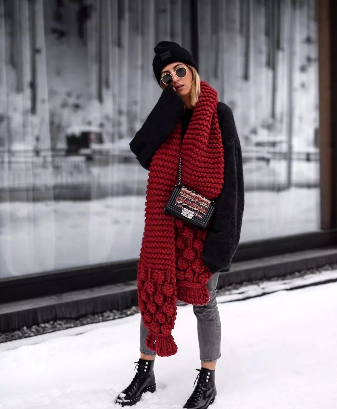 李宇春易烊千玺演绎时代感,易烊千玺穿中国红