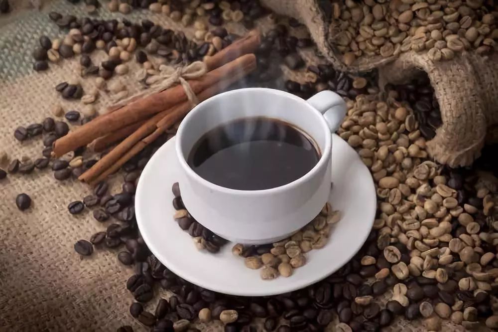 为什么星巴克的员工都不太热情,为啥星巴克工资低还有人去