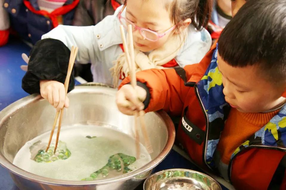 玩嗨啦，缤纷吉尼斯——快来看，我区这所学校的“缤纷吉尼斯，挑战向未来”活动
