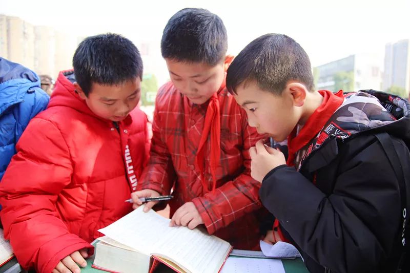 玩嗨啦，缤纷吉尼斯——快来看，我区这所学校的“缤纷吉尼斯，挑战向未来”活动