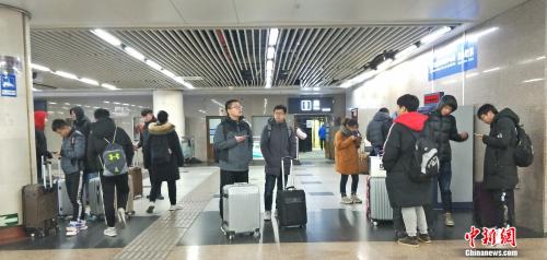 黄牛黄了是怎么回事,春运火车票见证时代大变迁