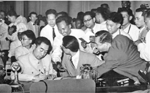 周恩来：永远的榜样