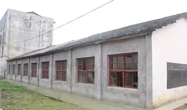 泪目87岁老校长,最感动80后校长