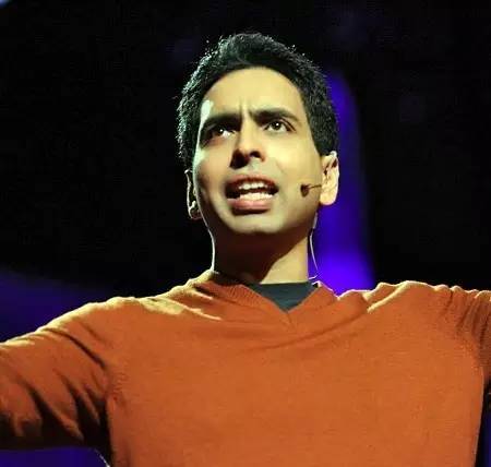 他曾一无所有，却颠覆了美国教育，比尔盖茨是他的粉丝，现在他把自己估值比苹果公司还高的项目免费化了