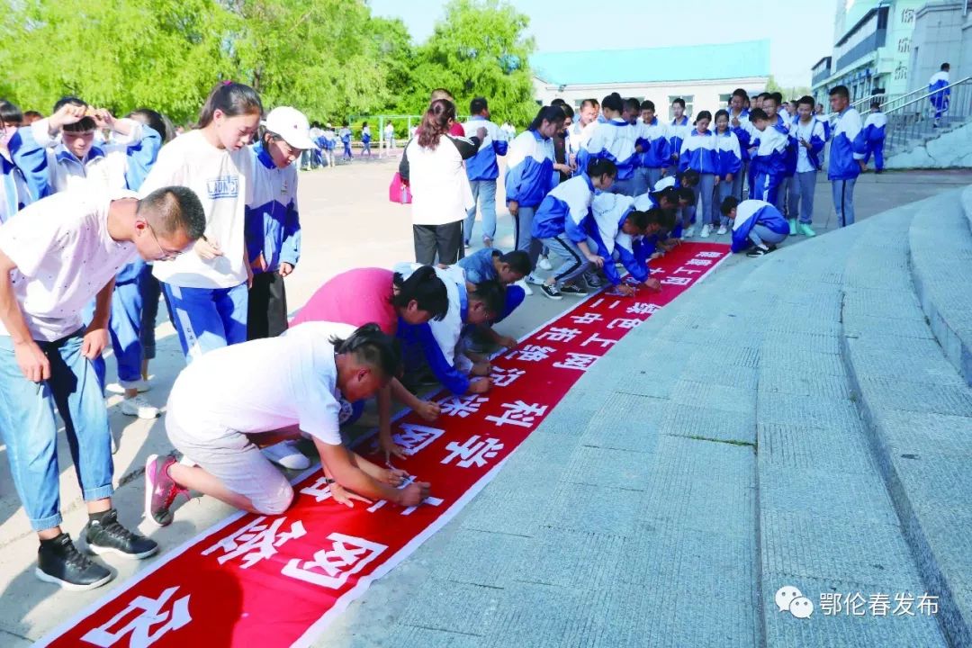 文明校园创建成效简介,创文明新风建和谐校园