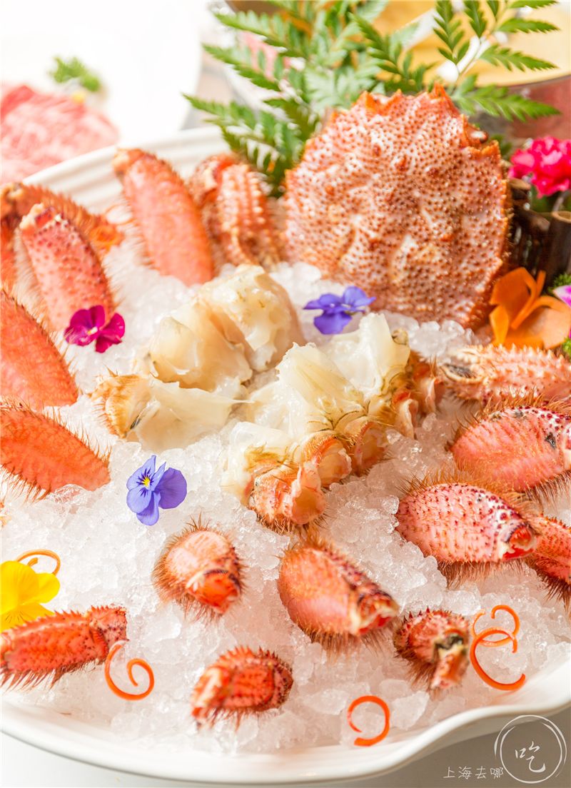 坐拥150㎡私家花园的火锅店，竟然还配空姐服务！