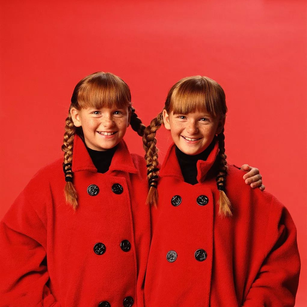 双胞胎同时母乳喂养方法,生双胞胎可以不母乳喂养