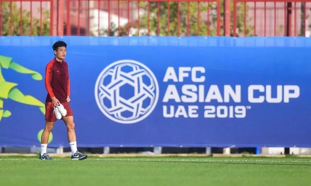 「嘚晕社」今天不吹牛皮筏子，吹武磊