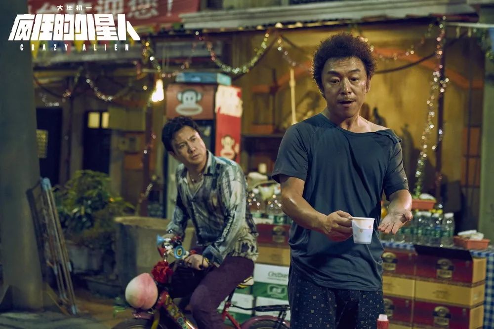 单日票房突破10亿大关,春节单日票房