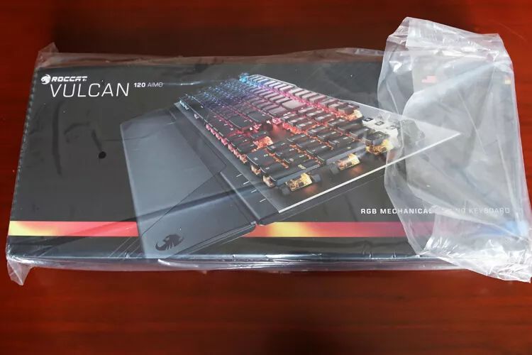 感受工匠精神——德国冰豹Vulcan120Aimo机械键盘开箱