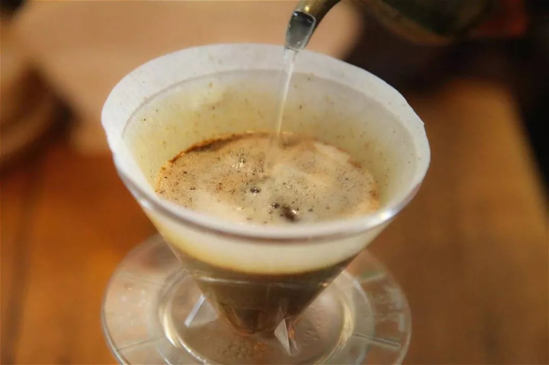 手冲滤杯过程,手冲滤杯的特点