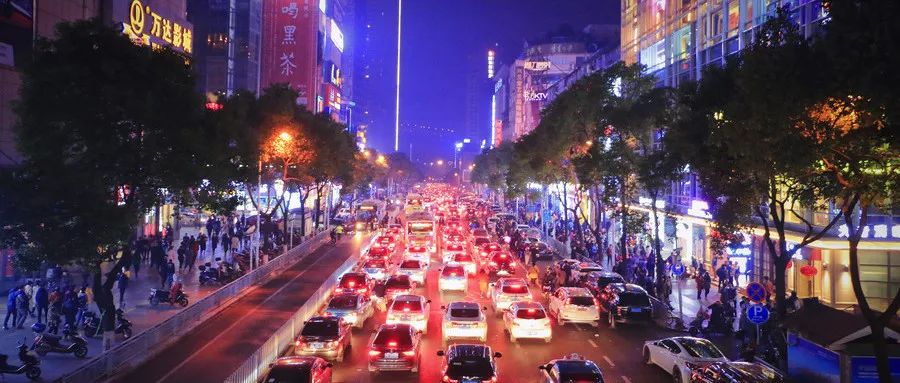 新闻早班车｜突发！3死1伤！铜陵长江大桥一轿车与客车碰撞！