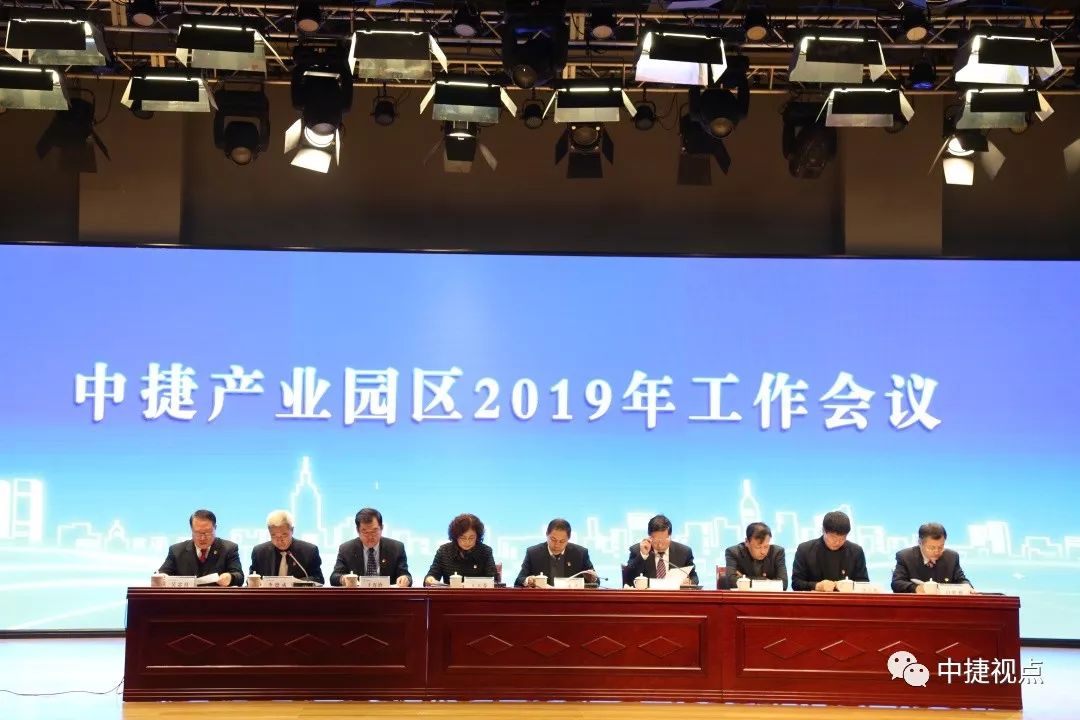 赞中国改革开放四十年的诗赏析,咏改革开放四十周年诗词
