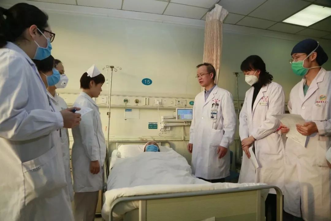 中国首例母亲移植子宫给女儿,中国首例试管女自然受孕