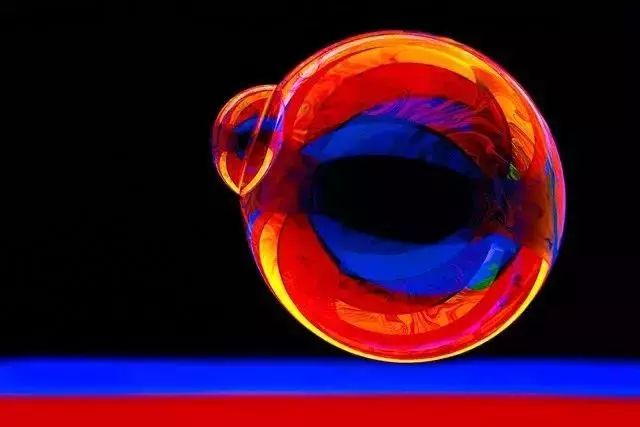 足够艳！啧啧，看“色彩之王”皮特玩转红黄蓝