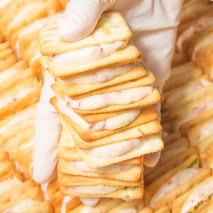 9.9抢120包新年糖果,99抢年货零食大礼包