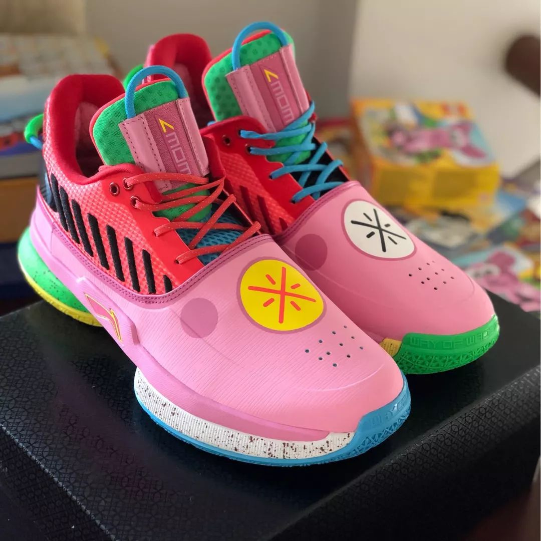 韦德之道7小猪佩奇上脚,匡威韦德球鞋1.5测评