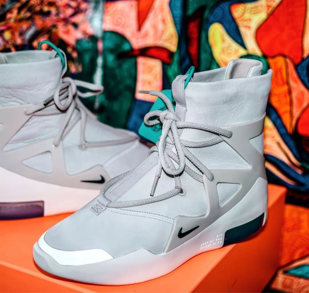 韦德之道7小猪佩奇上脚,匡威韦德球鞋1.5测评