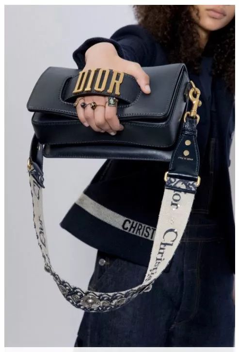 奢侈品包包褪色了怎么办,哪个奢侈品包包掉色