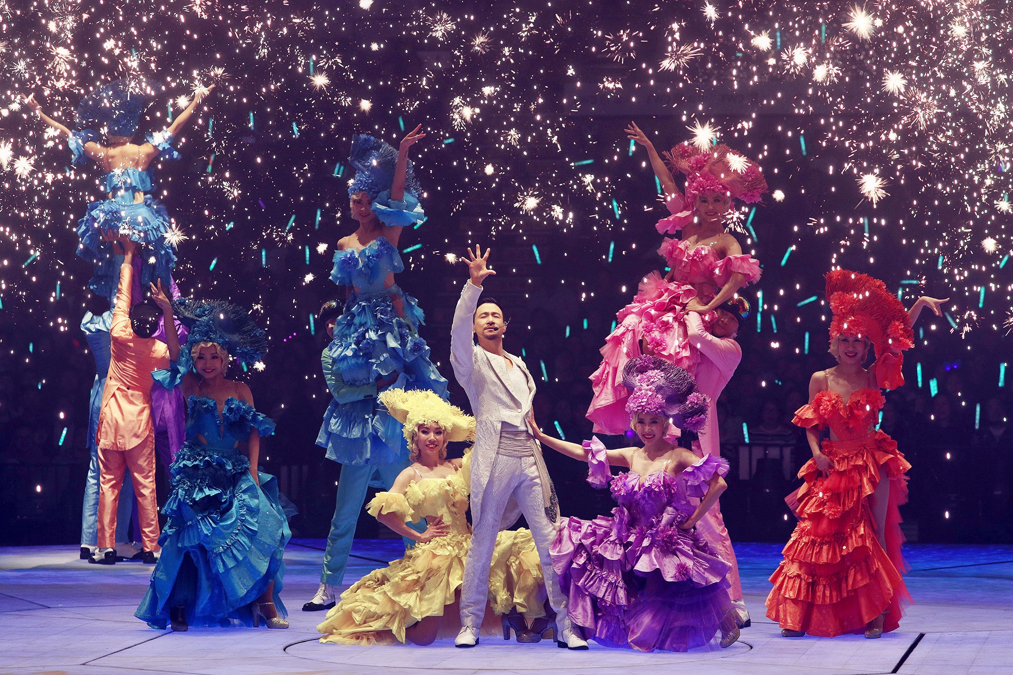 世界巡演233场刷新世界纪录烙下圆满印记学友行善不遗余力香港站筹得过百万善款赠予中医疗服务