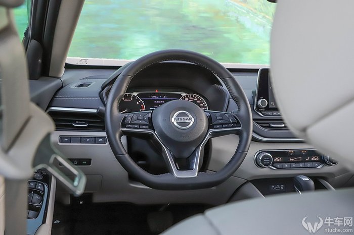 天籁2024款2.0自吸悦享版试驾,新款天籁2024款2.0自吸试驾