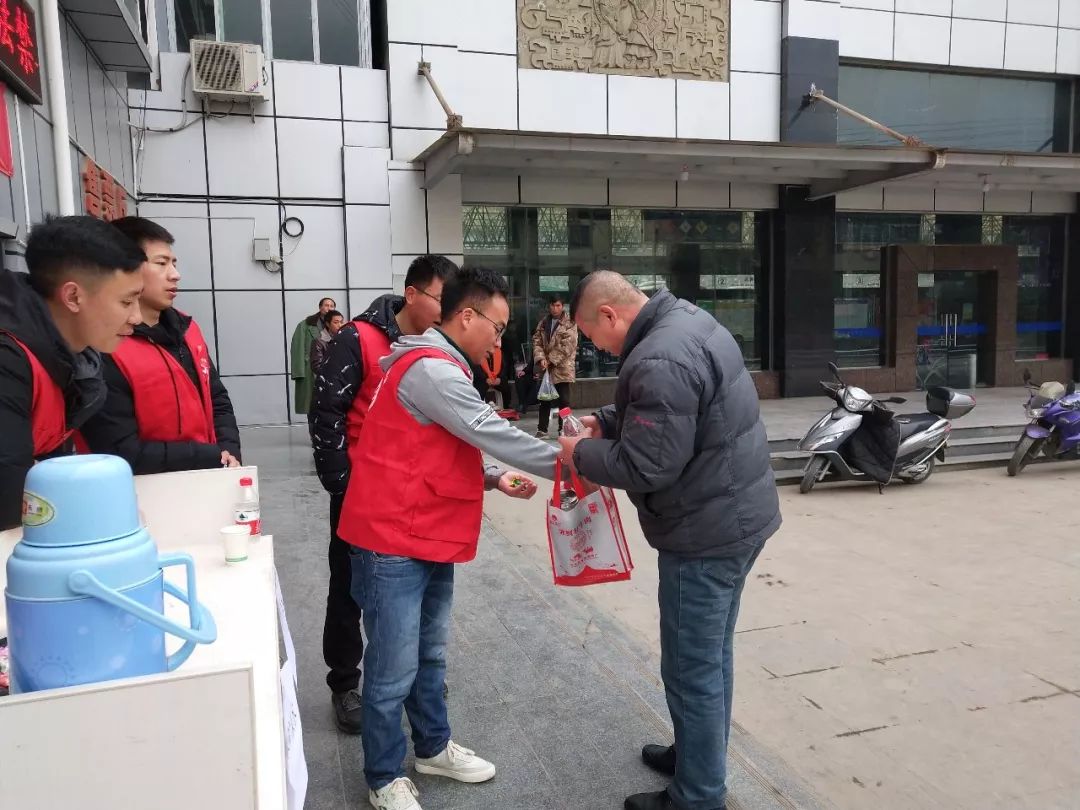 推荐｜团团的问候：你已经回家了吗？