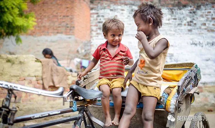 27岁印度小哥打算状告父母：把我生下来，经过我的同意了吗？！