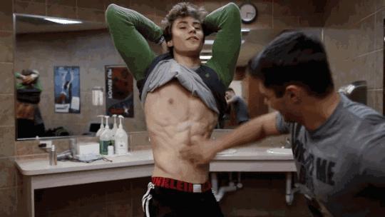 Case|吓!25张健身广告海报,来自品牌们满满的“恶意”