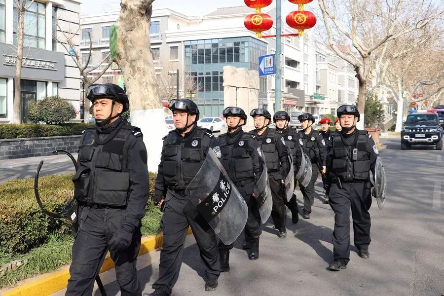 济南大明湖相亲相爱一家人,相亲相爱一家人济南