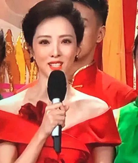 春晚李思思口红色,春晚李思思口红色号花絮