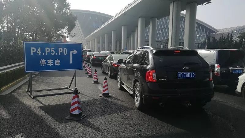 「攻略」注意！“人人人车车车”来了！浦东国际机场推出这些大招，让你出行畅通无阻