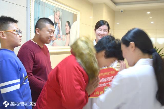 高龄剖宫产3胎,高龄双胞胎妈妈剖腹产