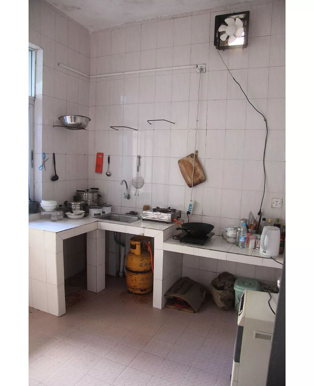 出租屋改造捡破烂,靠捡废品装修