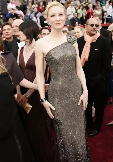 94届奥斯卡颁奖典礼ladygaga暖心,2019年奥斯卡红毯gaga