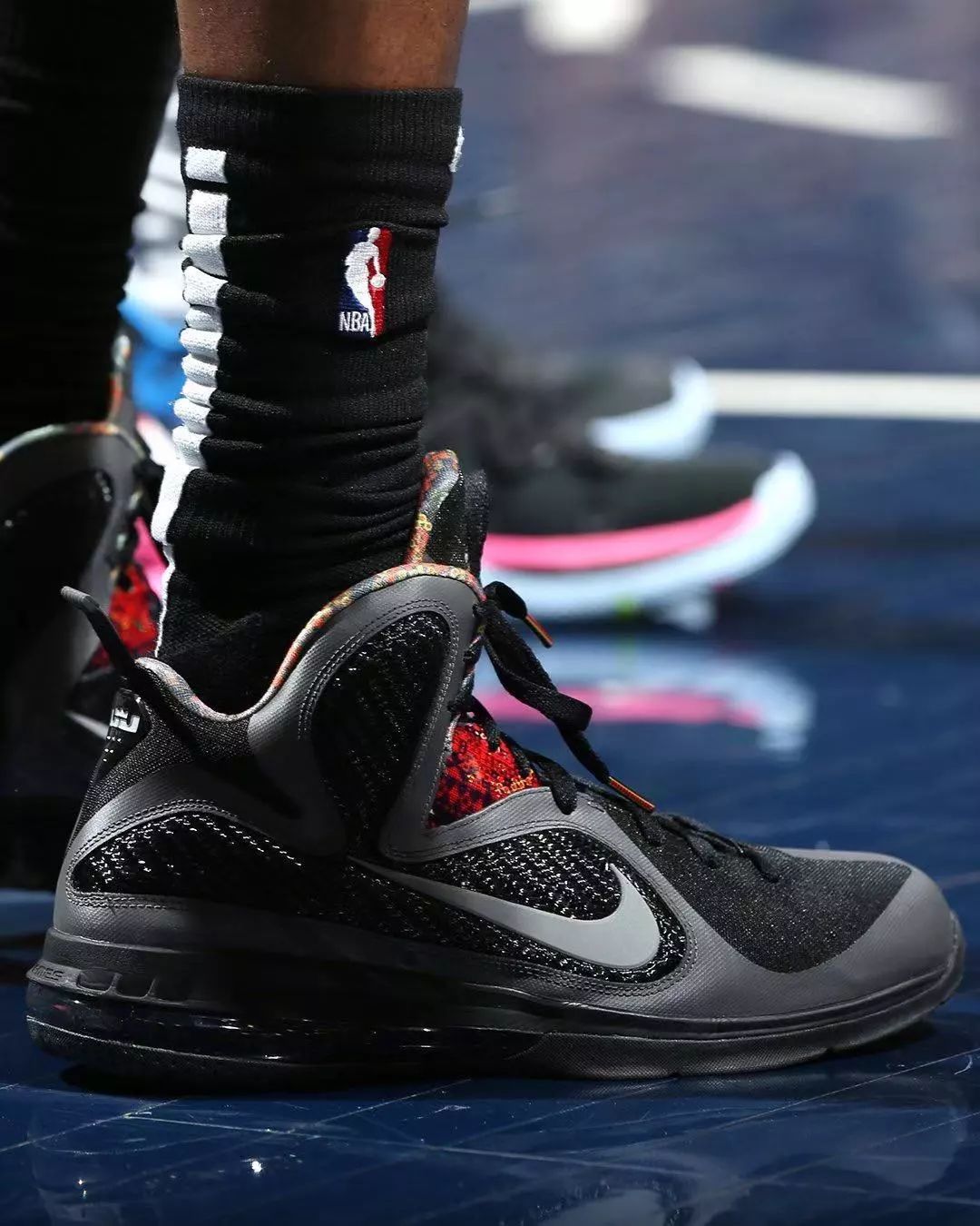 今日球鞋上脚一览aj11,耐克和lpl联名的鞋