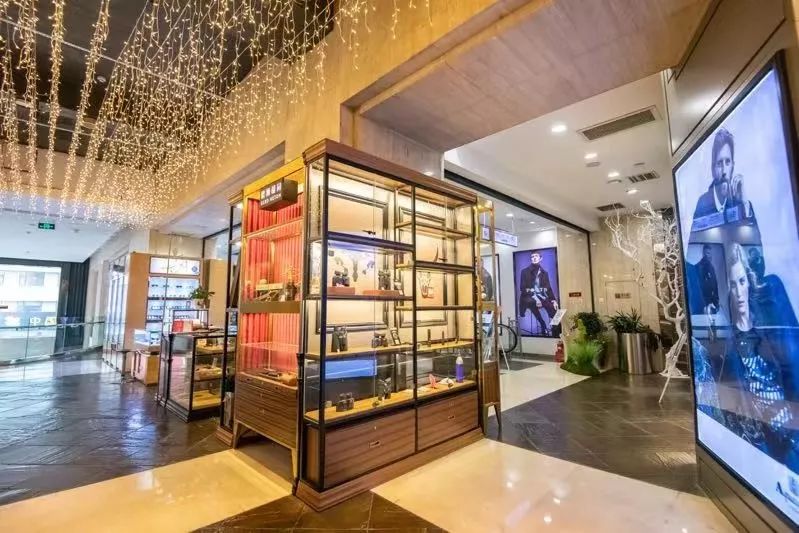 鍗庝附杞韩鏈潵鍙湡,鍗庝附杞韩铚曞彉閫嗚